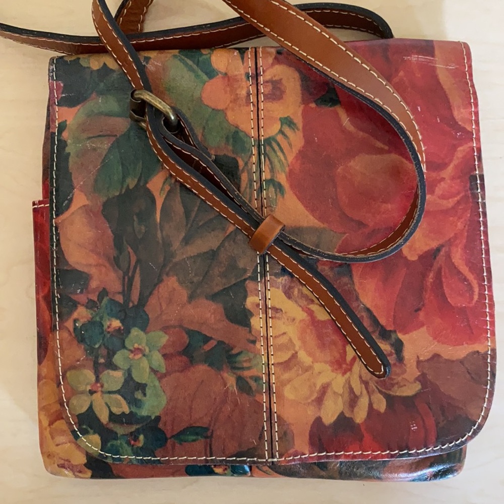 Patricia Nash deep floral Crossbody
